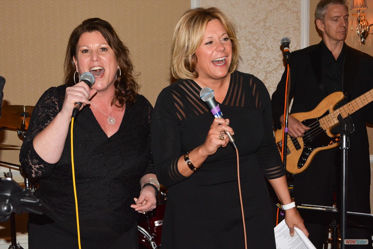 FMS National President Danielle Holland (r.) joins lead singer Cindi Rand for a rendition of 'Bad, Bad Leroy Brown'