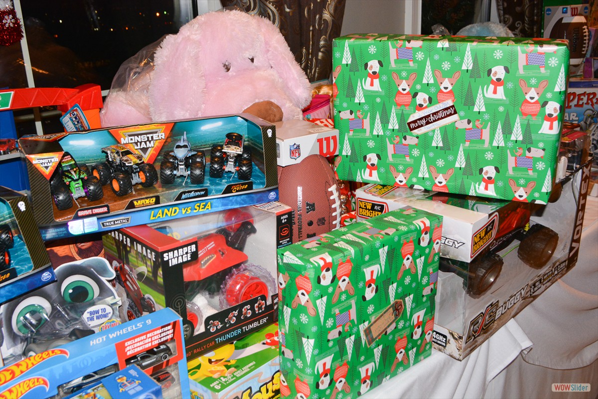Cocktail Reception and Toys for Tots